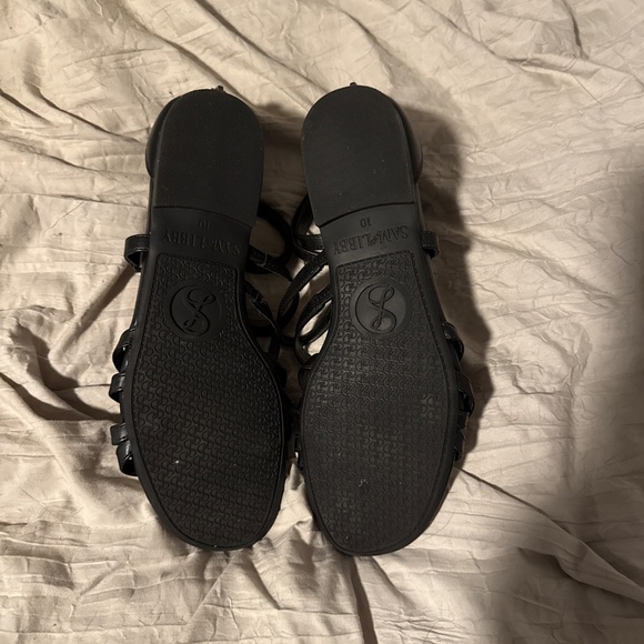 Sam and Libby Zip Back - Picture 2 of 2